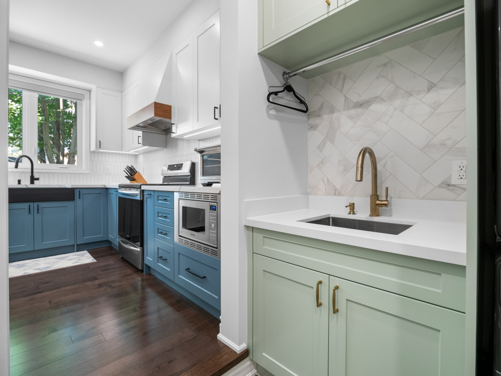 Inspiration for a transitional kitchen remodel in Toronto