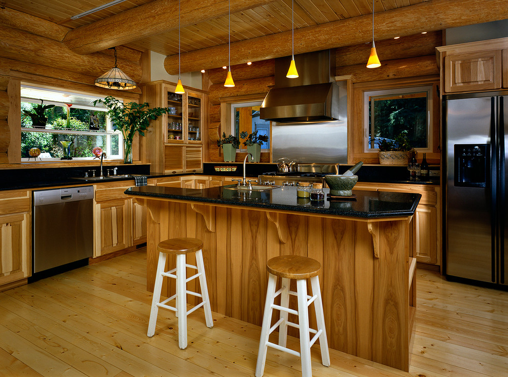 Kitchen - rustic kitchen idea in Seattle