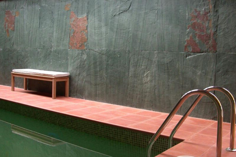 Foto di una piccola piscina naturale tradizionale con paesaggistica bordo piscina