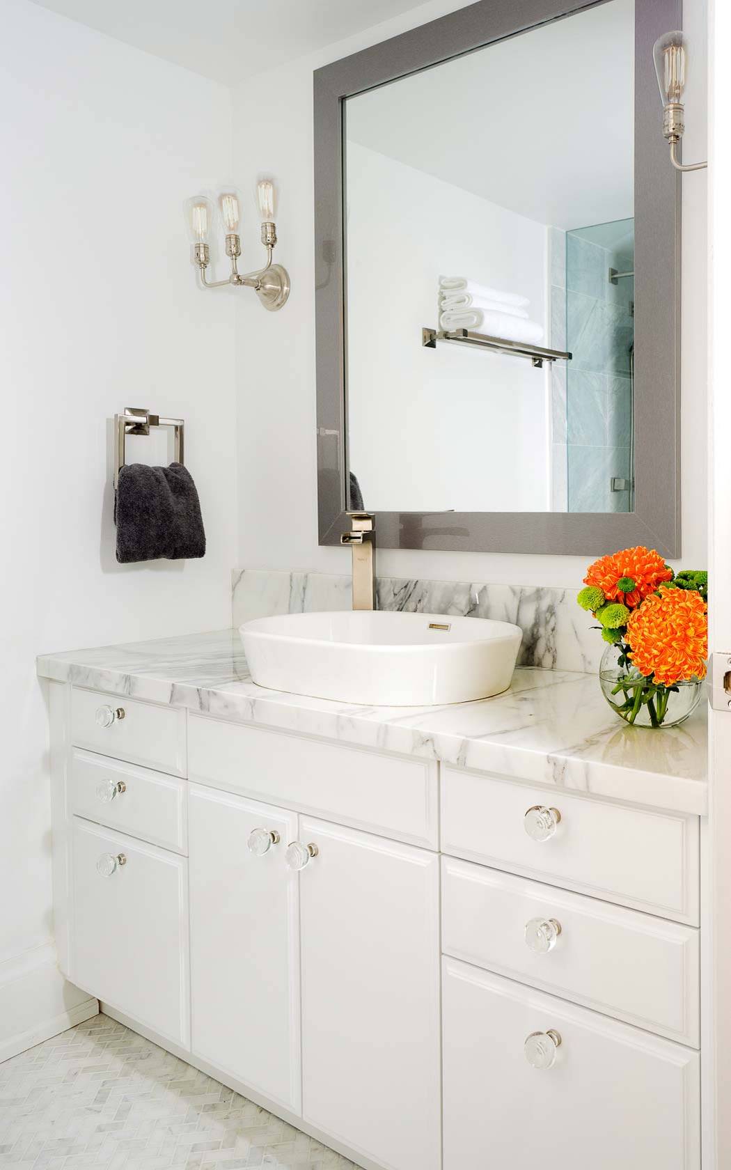 All the Details on 3 Single-Sink Vanities, image size:1050x1680