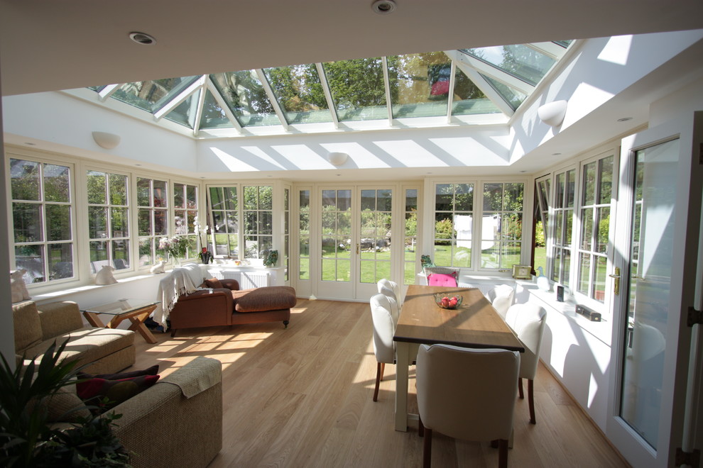 Photo of a transitional sunroom in Minneapolis.