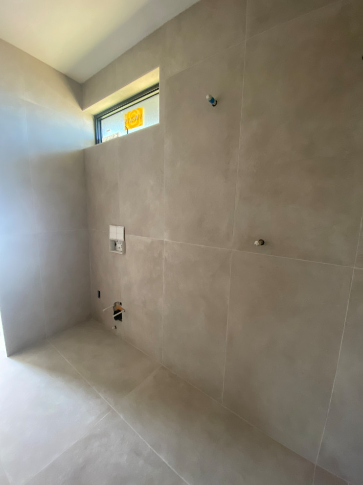 Nehalem Large Format Tile Masterbath