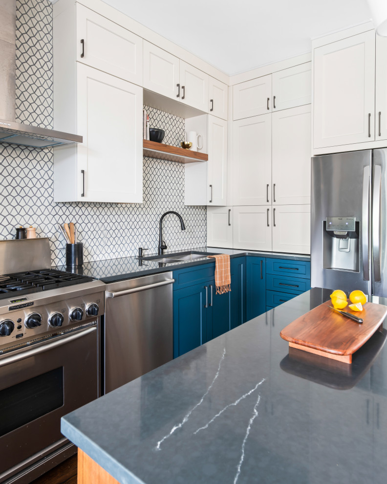 Example of a transitional kitchen design in Chicago