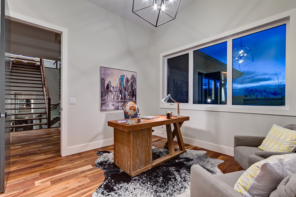 Inspiration for a rustic home design remodel in Calgary