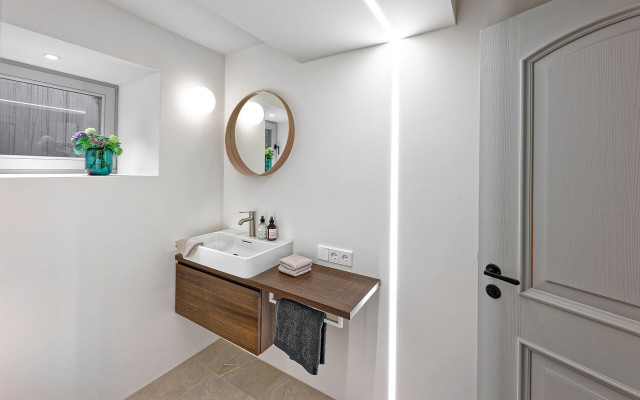 G&auml;stebad farmhouse-bathroom