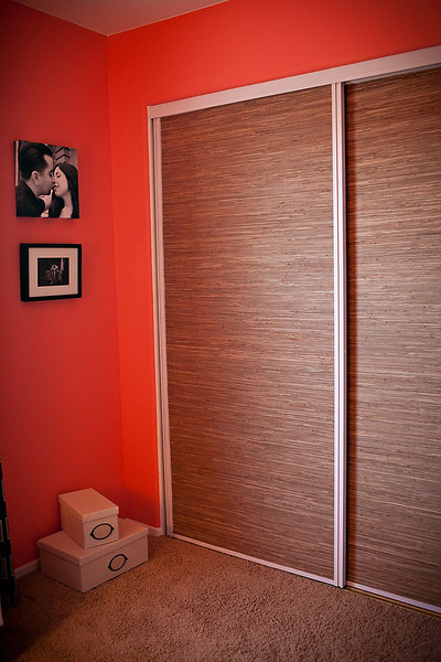 Grass Cloth Covered Closet Doors eklektisch-arbeitszimmer