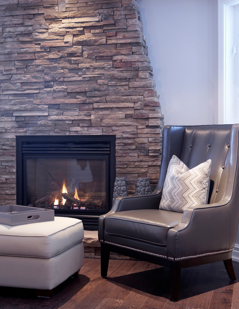 Home design - transitional home design idea in Toronto