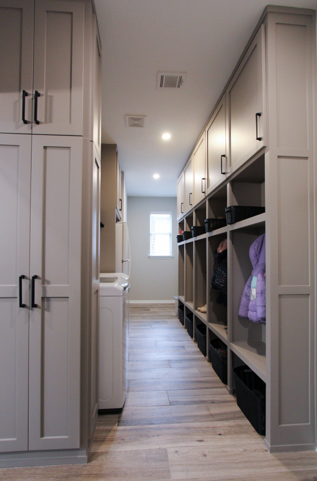 Home design - transitional home design idea in Austin