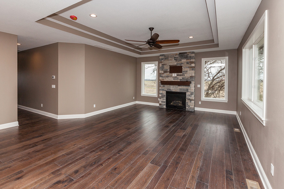 Home design - transitional home design idea