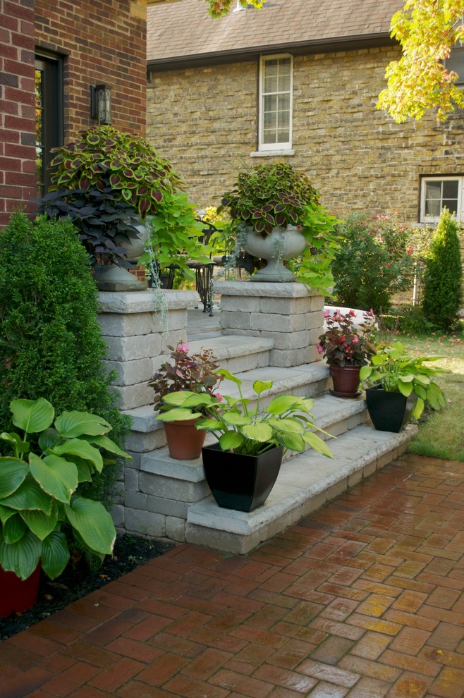 Inspiration for a transitional entryway remodel in Chicago
