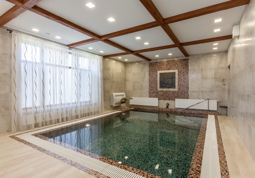 Бассейн в загородном доме