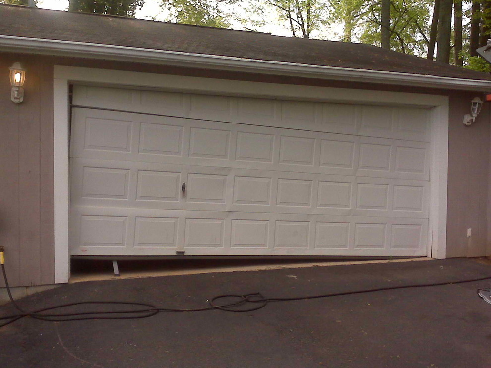 Common Problems that Need Roller Garage Door Repairs