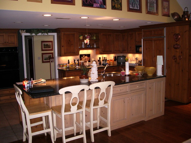 Edko Cabinets traditional-kitchen