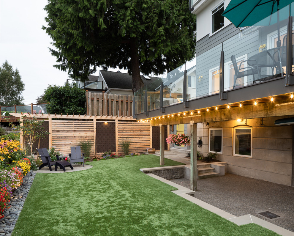 Ispirazione per un orto rialzato minimal esposto in pieno sole di medie dimensioni e dietro casa in estate con pavimentazioni in pietra naturale