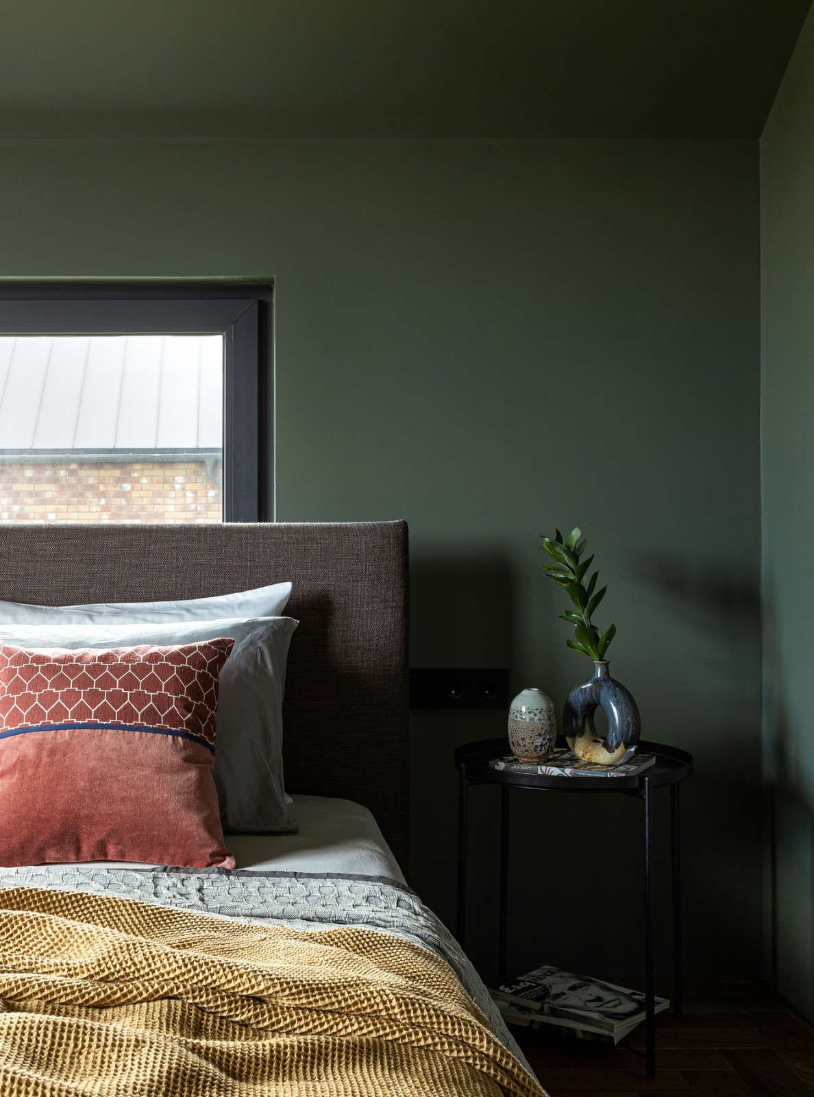 Дом в Подмосковье 137 м2 с темными стенами