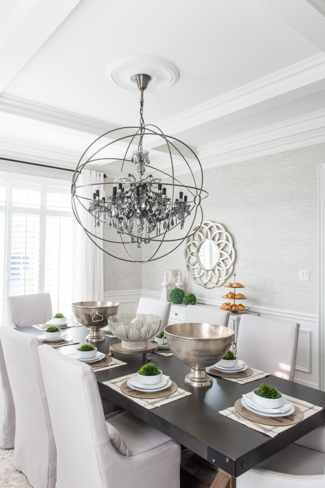 Transitional home design photo in Toronto