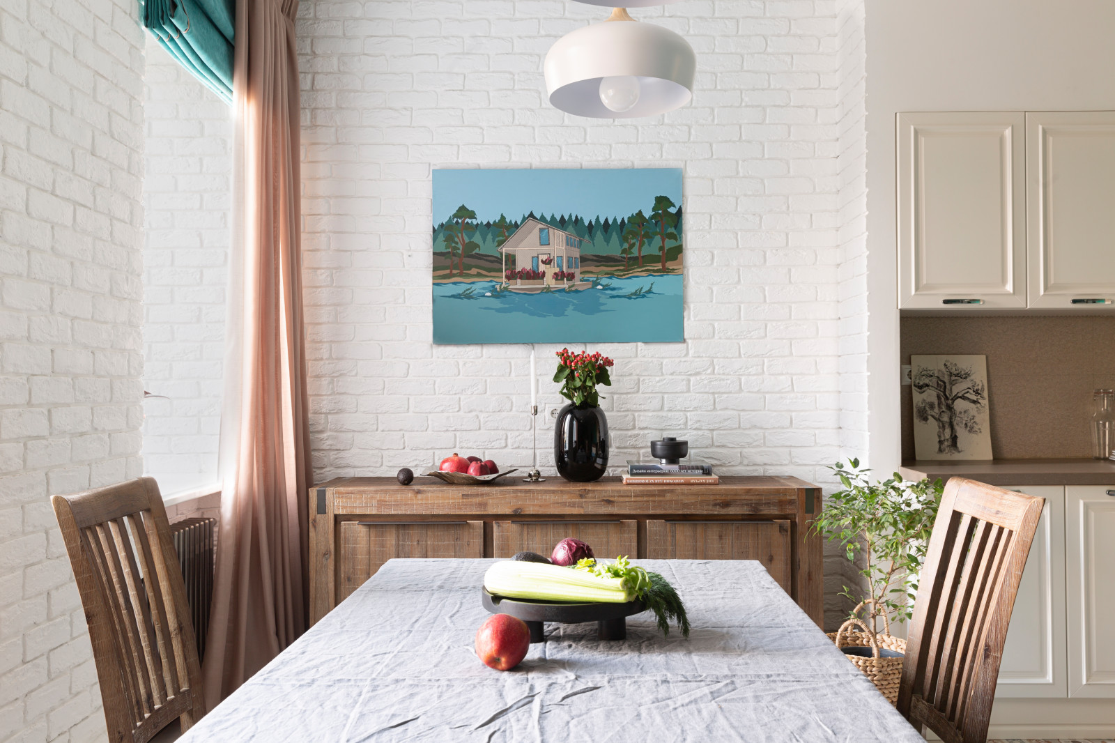 Яркая и просторная квартира для семьи с двумя детьми