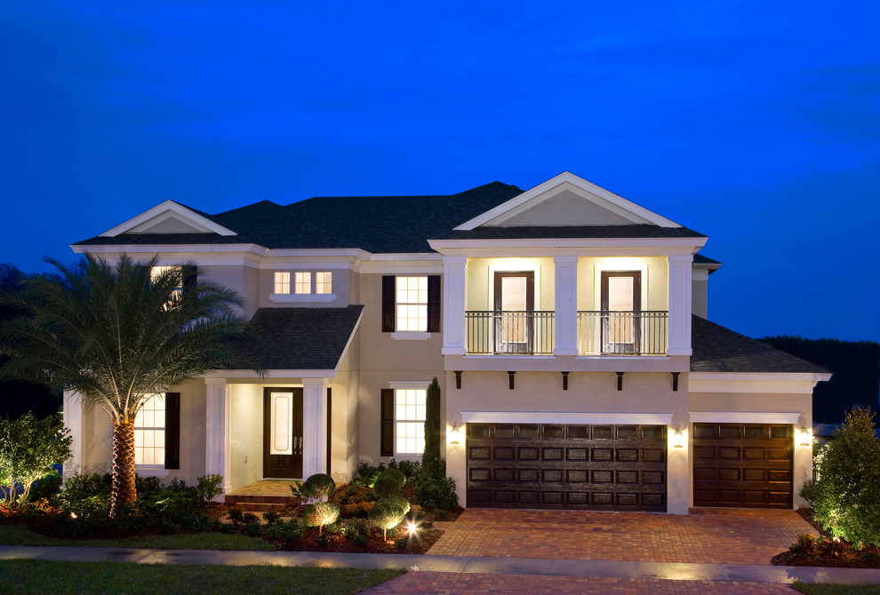 Design ideas for a transitional exterior in Tampa.