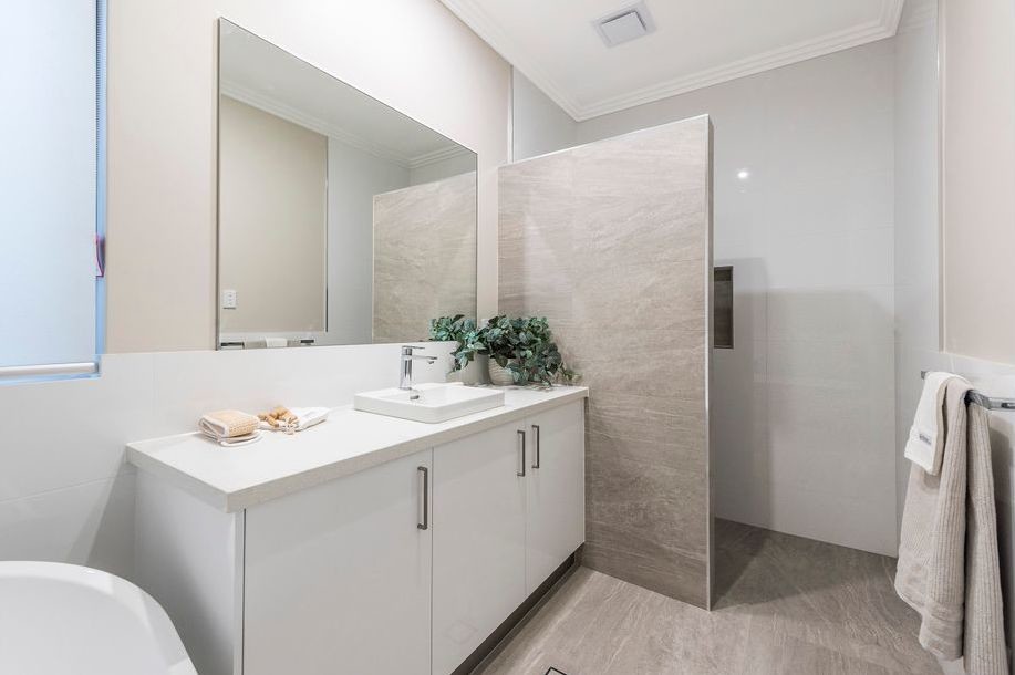 Design ideas for a modern bathroom in Perth.