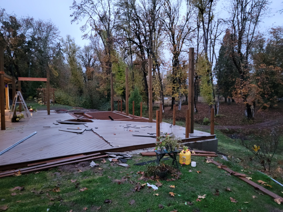 30x40 Covered deck with outdoor kitchen