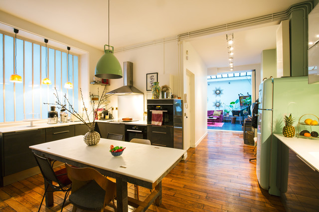 Loft familial aux Batignolles modern-kueche