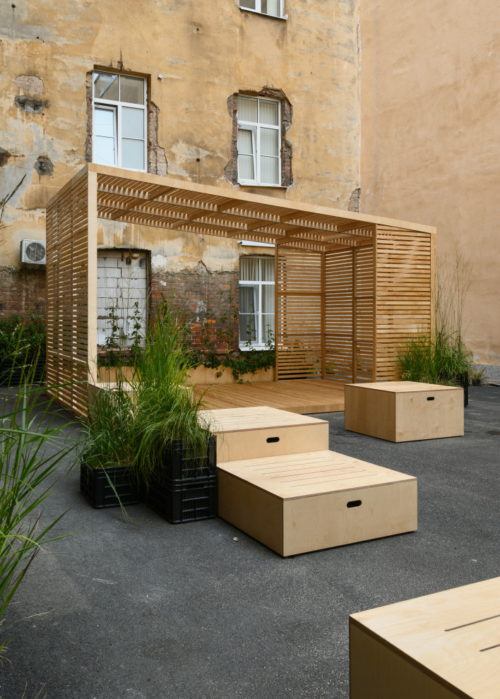 Беседка и модульные сидения из фанеры