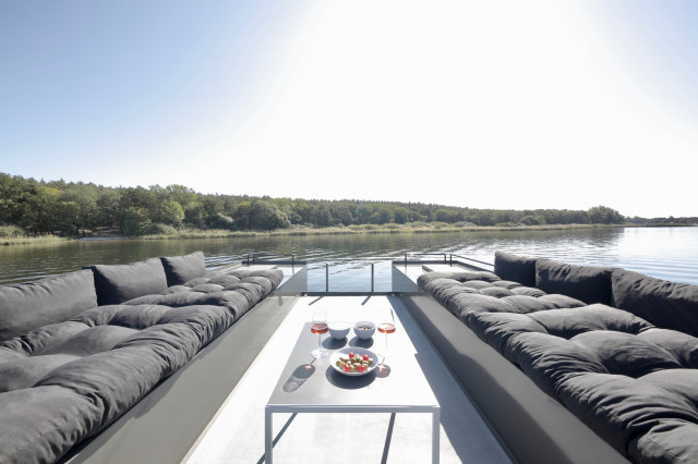 loungeboat moderno-terraza-y-balcon