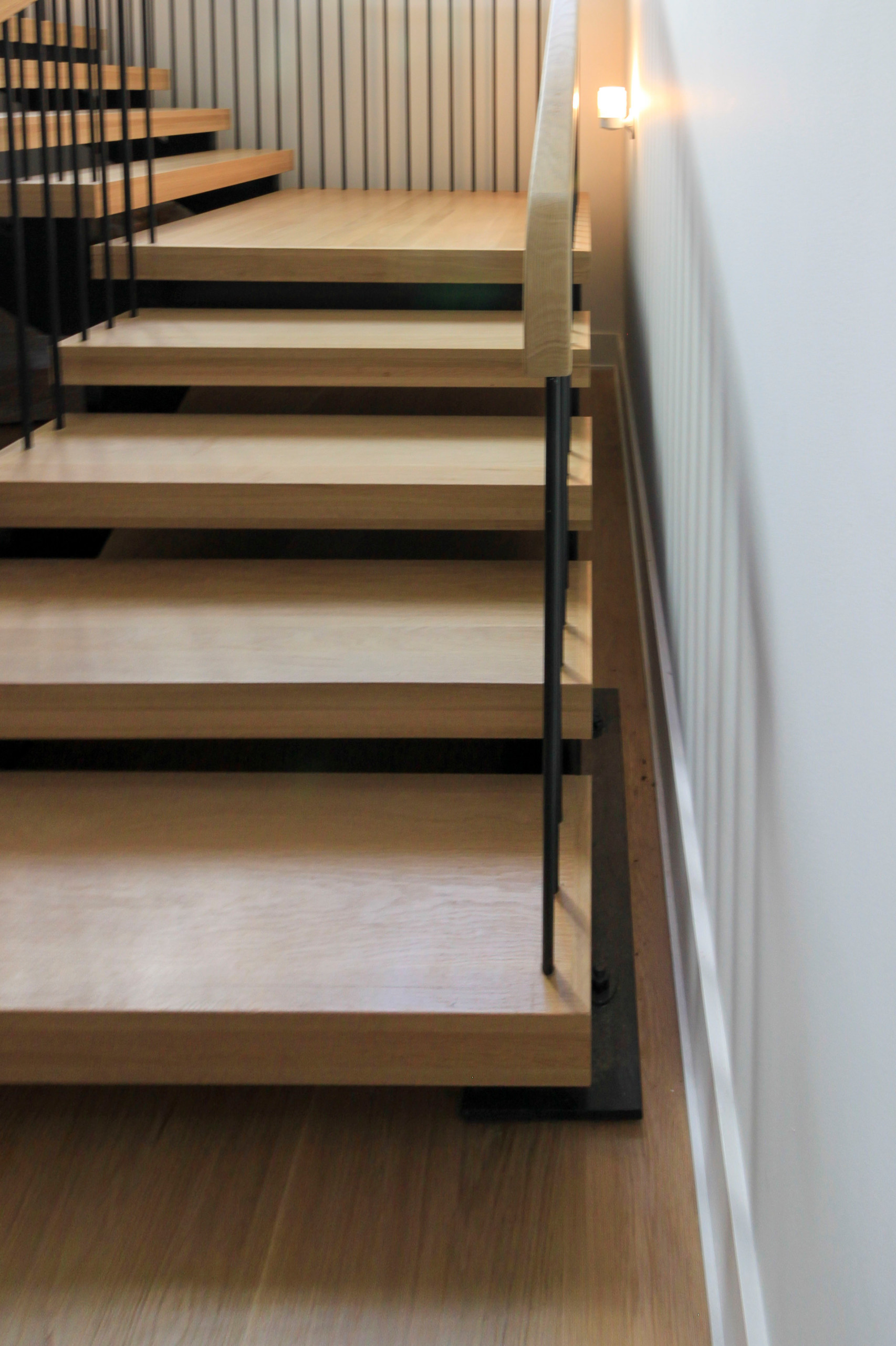 96_Dramatic Cantilevered No-Riser Staircase, Bethesda, MD 20814