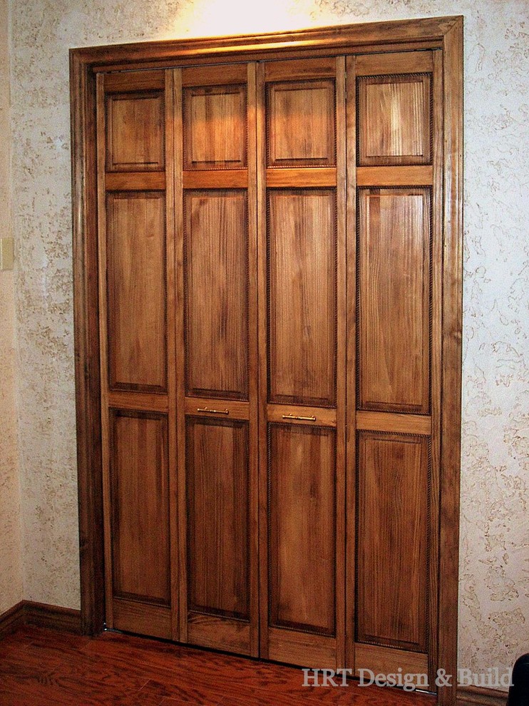 Home design - rustic home design idea in Dallas