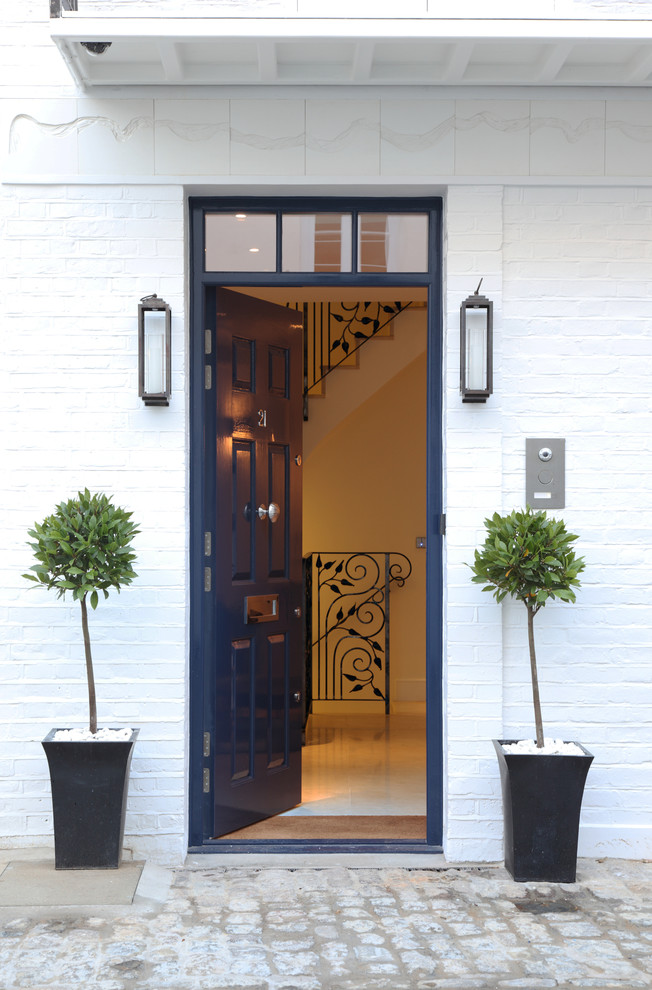 Inspiration for a modern entryway in London.