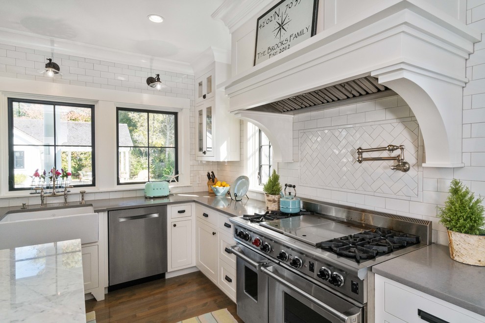 Kitchen - transitional kitchen idea in Boston