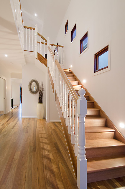 Hendra contemporaneo-escalera