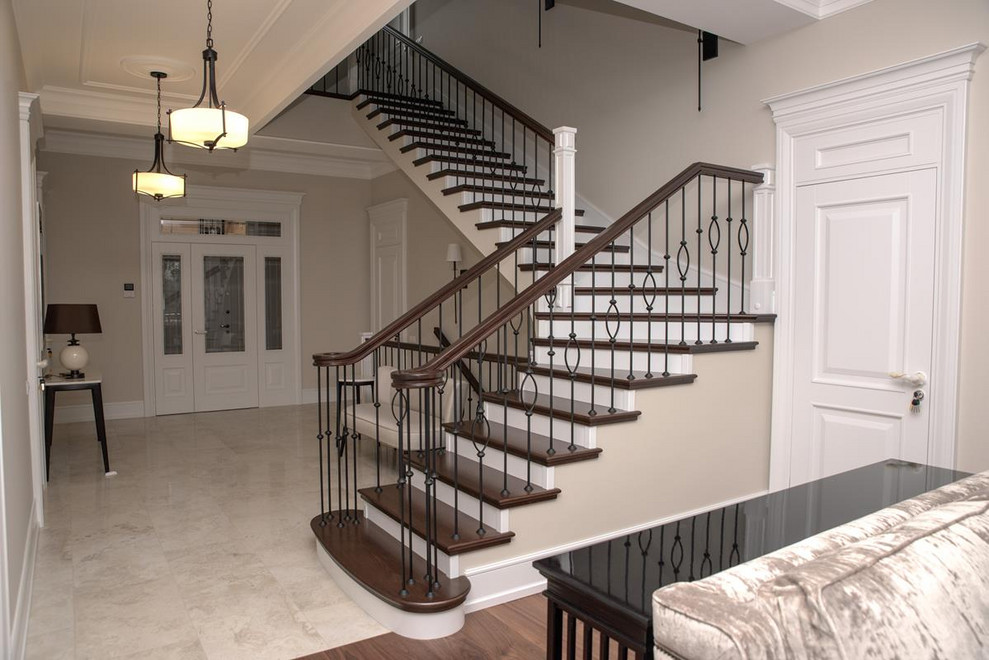 Столярные изделия в коттедж : лестницы, мебель, двери и тд.