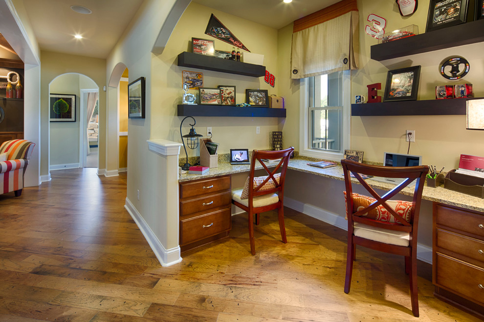 Design ideas for a traditional home office in Cleveland.