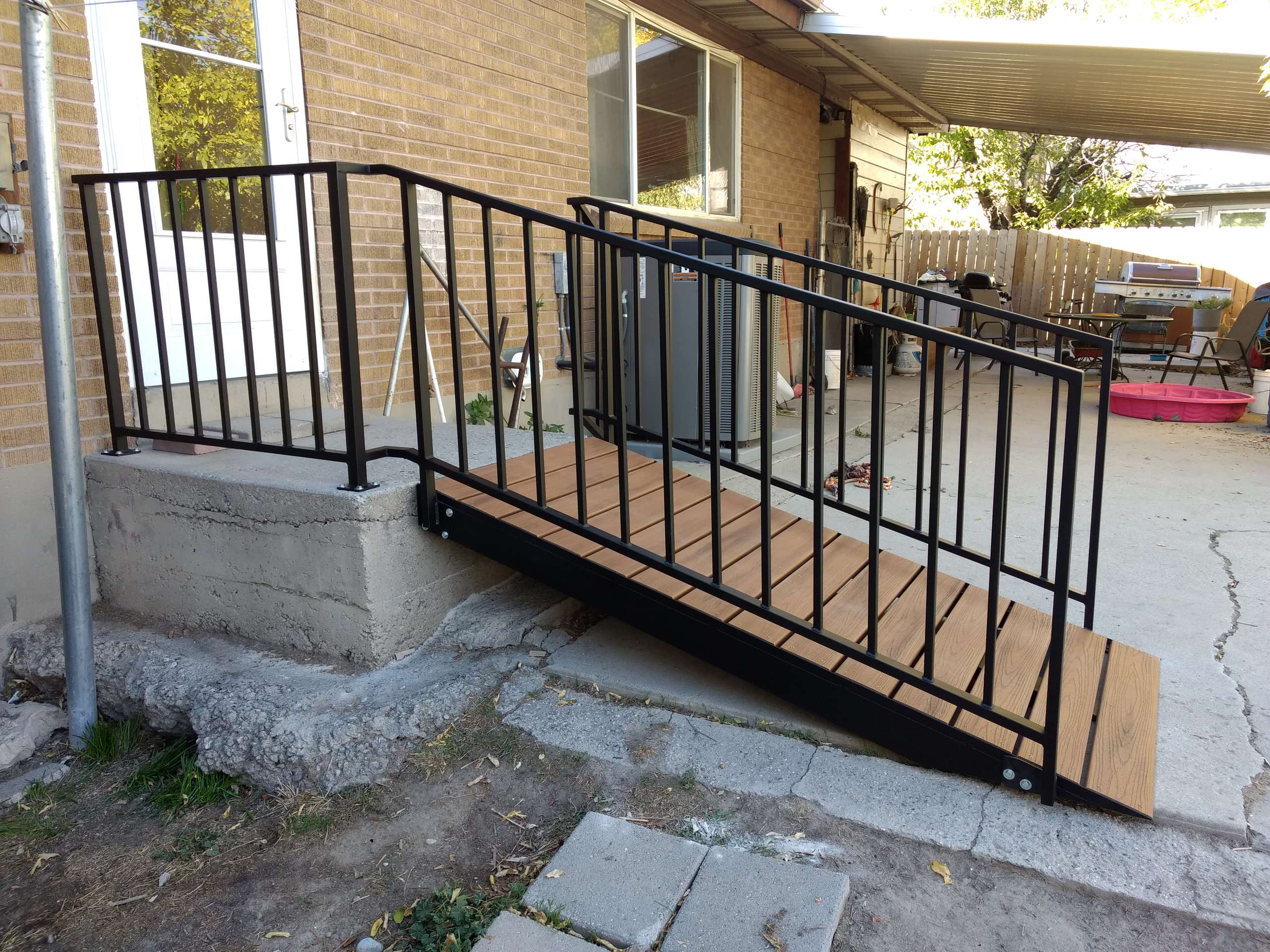 Ramp w/ railing