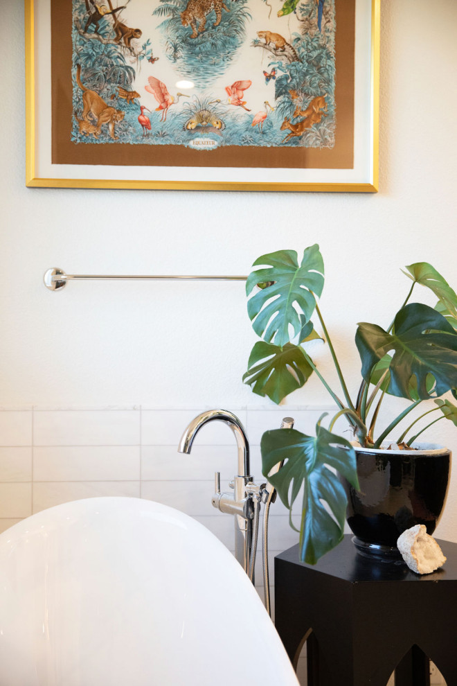 Entry, Living, Kitchen, Laundry + Bathrooms