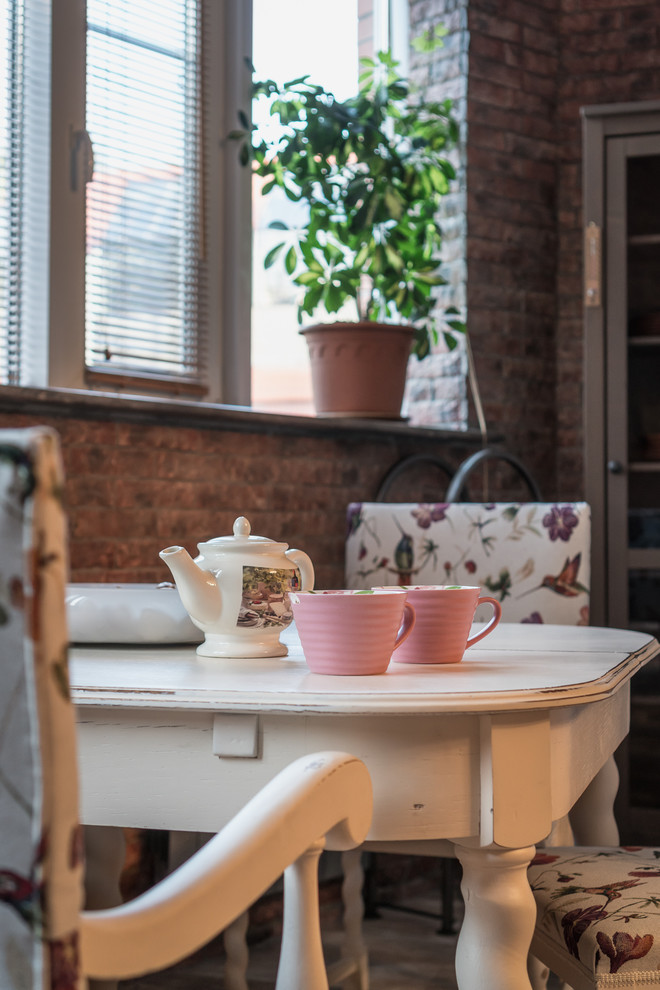 Apartment with Fusion Design and Vintage Furniture in St. Petersburg