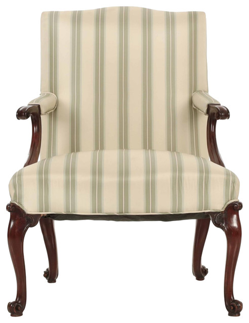 Consigned English Chippendale Mahogany Antique Lounge Chair, 18th Consigned English Chippendale Mahogany Antique Lounge Chair, 18th Century - Consigned English Chippendale Mahogany Antique Lounge Chair, 18th