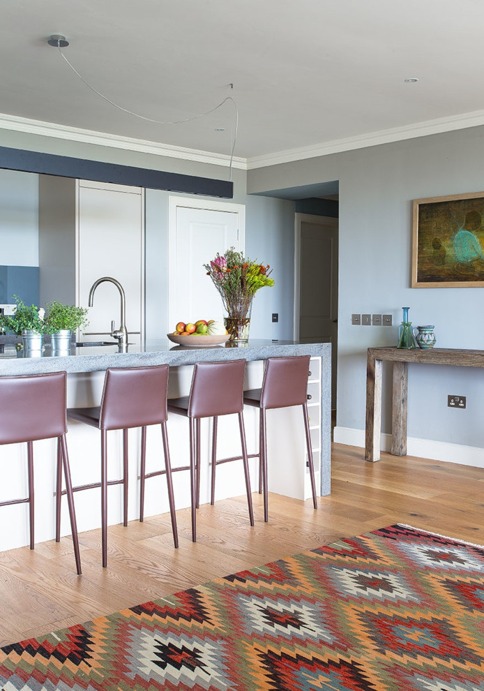 Photo of a contemporary kitchen in Edinburgh.