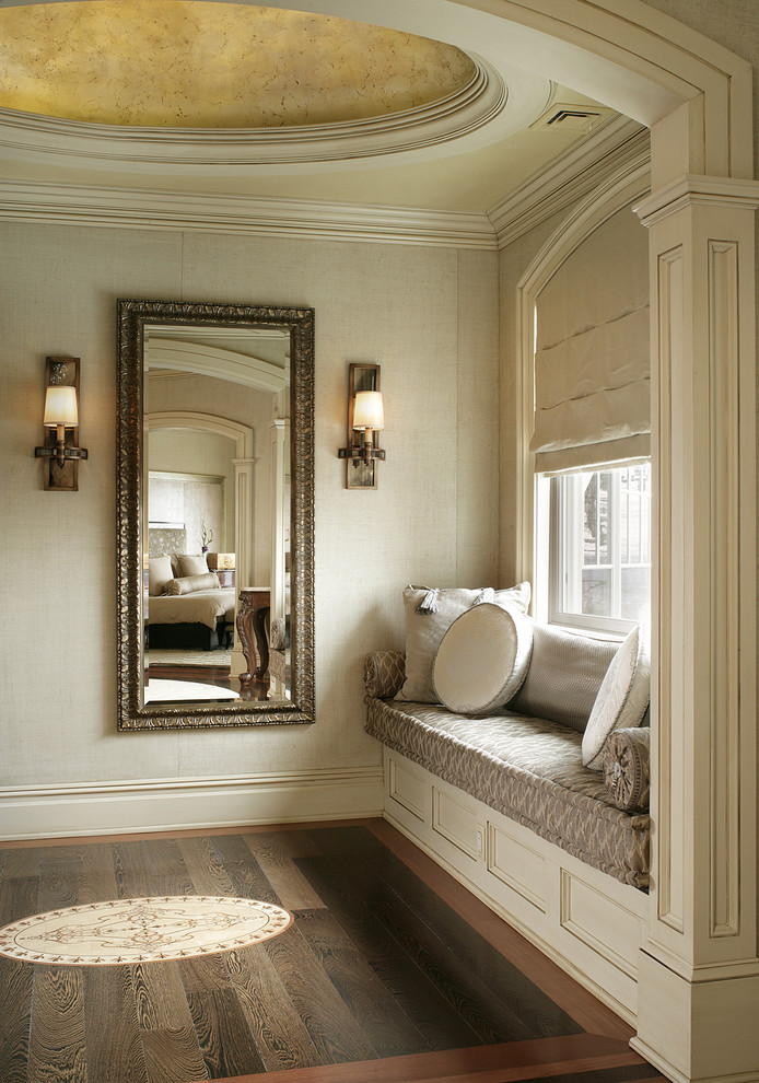 This is an example of a transitional hallway in New York.