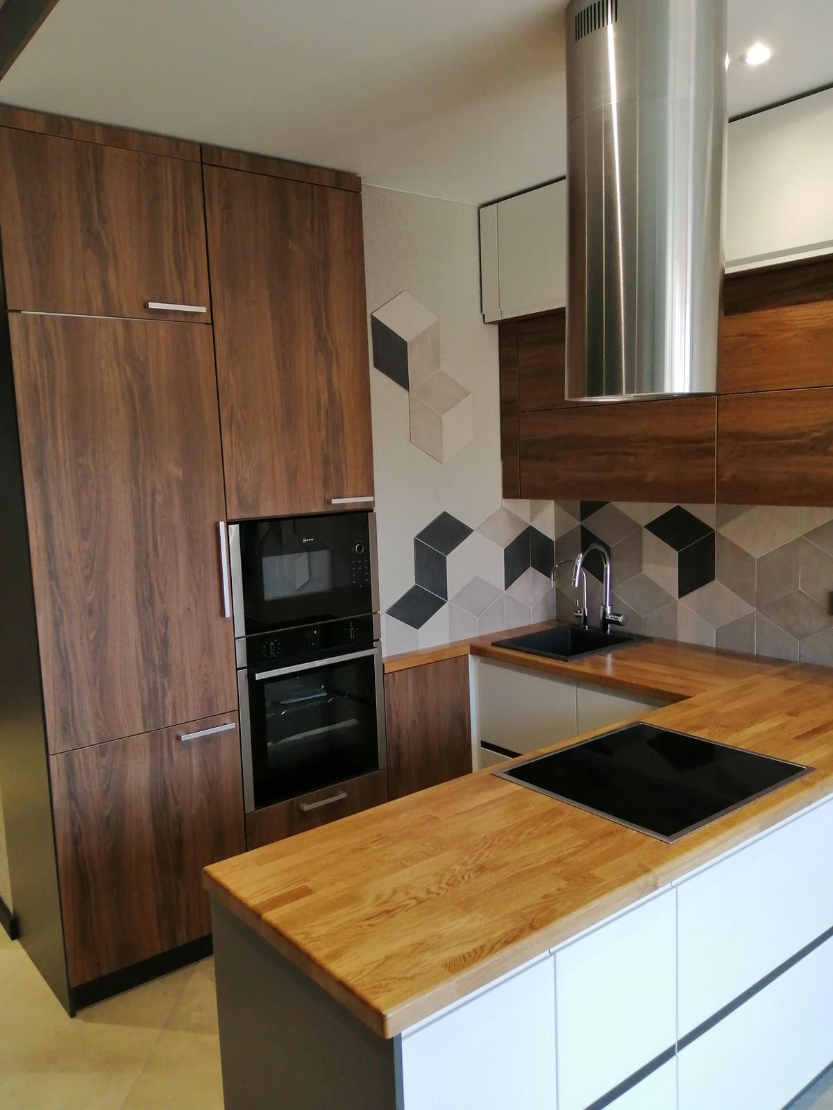 Мебель и аксессуары для кухни.