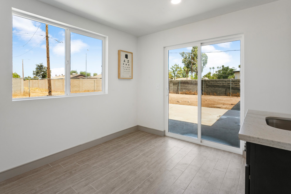Home design - transitional home design idea in Phoenix