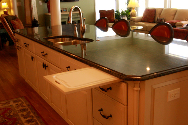 48 Wolf Gas Range With Hood Mantle And Back Splash With Pot