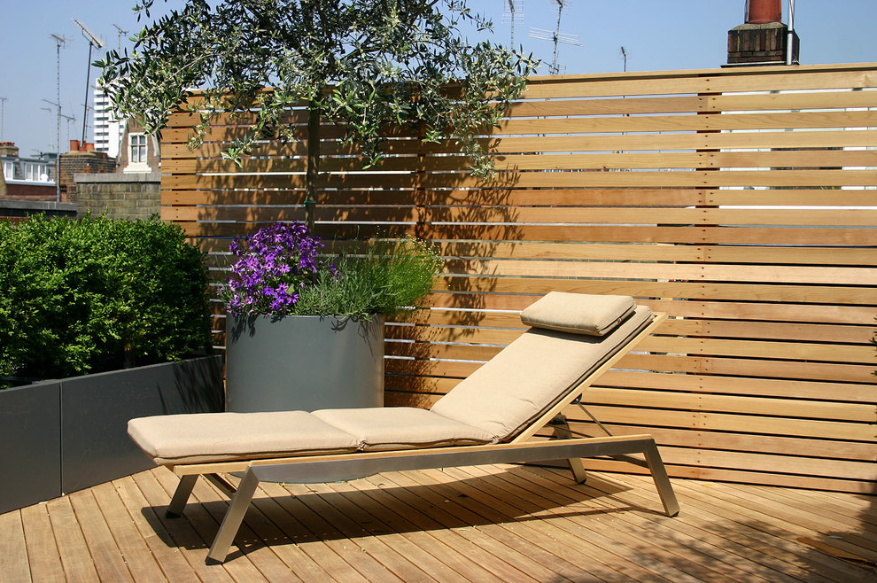 Inspiration for a modern deck in London.