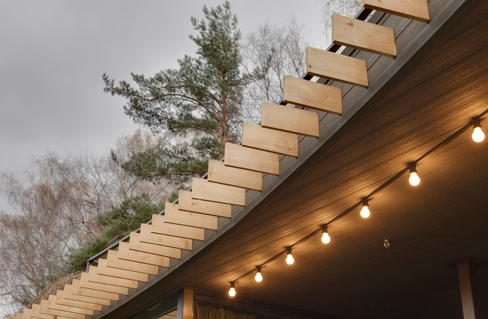 Зона барбекю в загородном доме