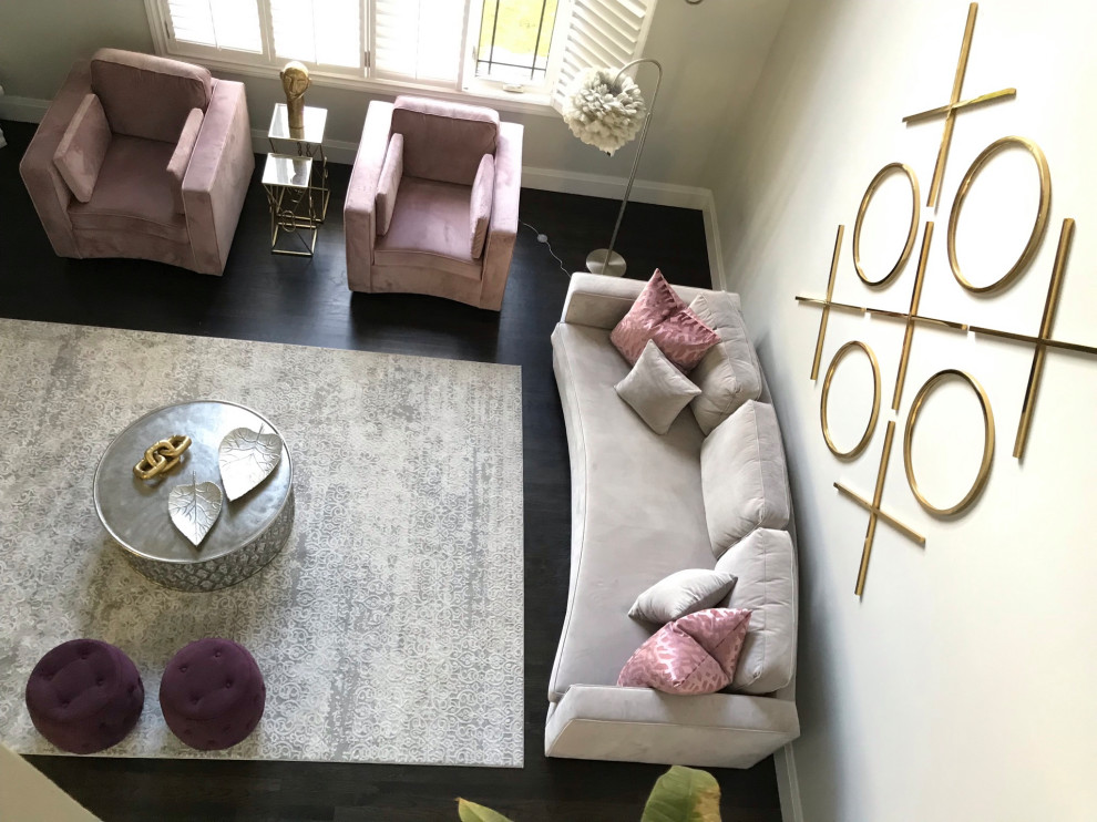 Home design - transitional home design idea in Toronto