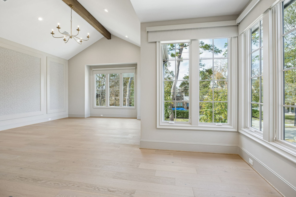 Inspiration for a transitional home design remodel in Houston