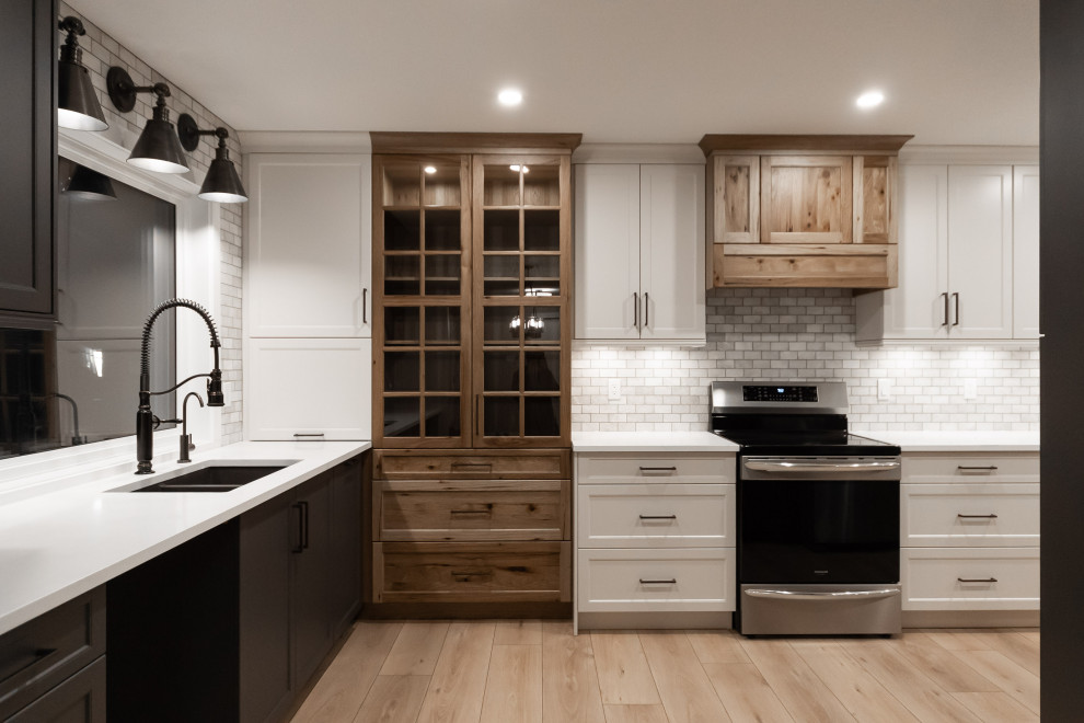 Kitchen - transitional kitchen idea