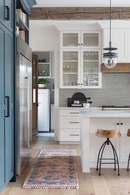 Kitchen of the Week: Creamy White, Wood and Brass in an Open Plan