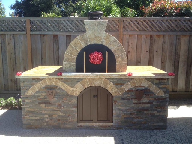 The Conetto Family Natural Gas Powered Brick Pizza Oven in ...